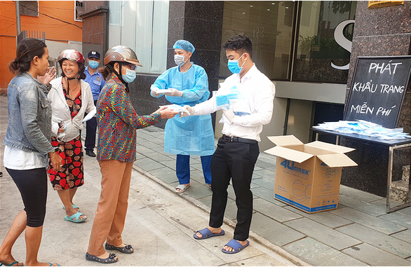 Giữa đại dịch nCov, nghĩ về chuyện chiếc khẩu trang